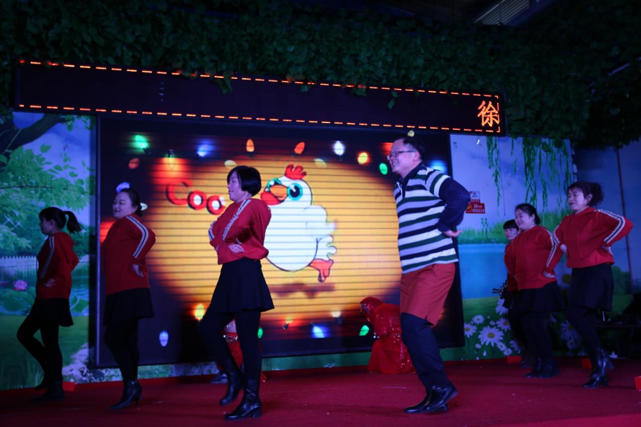 Brochette de danse du d&eacute;partement des achats